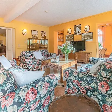 فيلة Calozzo Sleeps 12 Pool Air Con Wifi Carlazzo