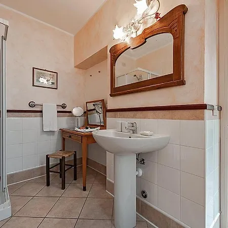 فيلة Calozzo Sleeps 12 Pool Air Con Wifi